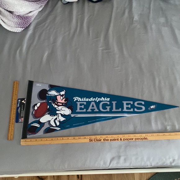 Brand new Philidelphia Eagle’s Disney Mickey Mouse pennant from WinCraft - Picture 2 of 4